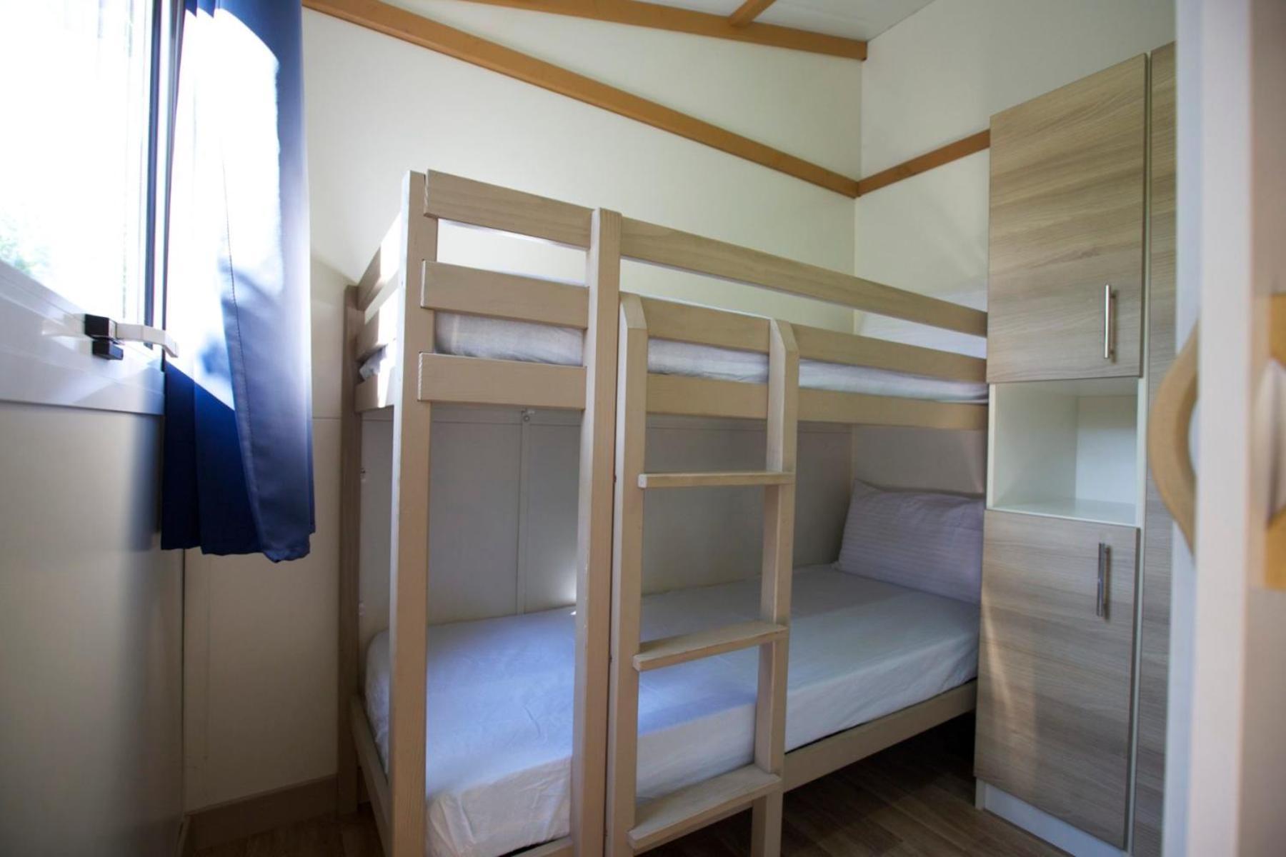 Camping Bungalow El Llac De Banyoles Porqueres Room photo
